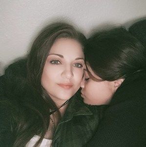 Meet your Posher, Dina